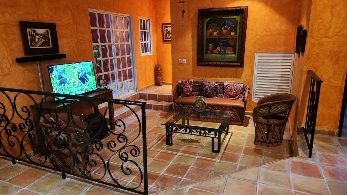 Casa Colonial, Zapote Villa